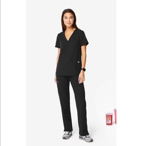 Figs Kade Cargo Scrub Pants in black
